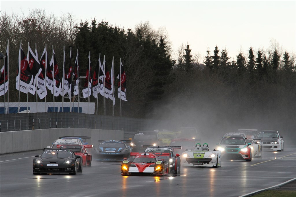 Carbuddii SSC feltet bliver stort til Grand Prix Danmark. Her ses feltet sidste gang klassen var til start på Jyllandsringen tilbage i april 2016
(Foto: Keld Dohm)
